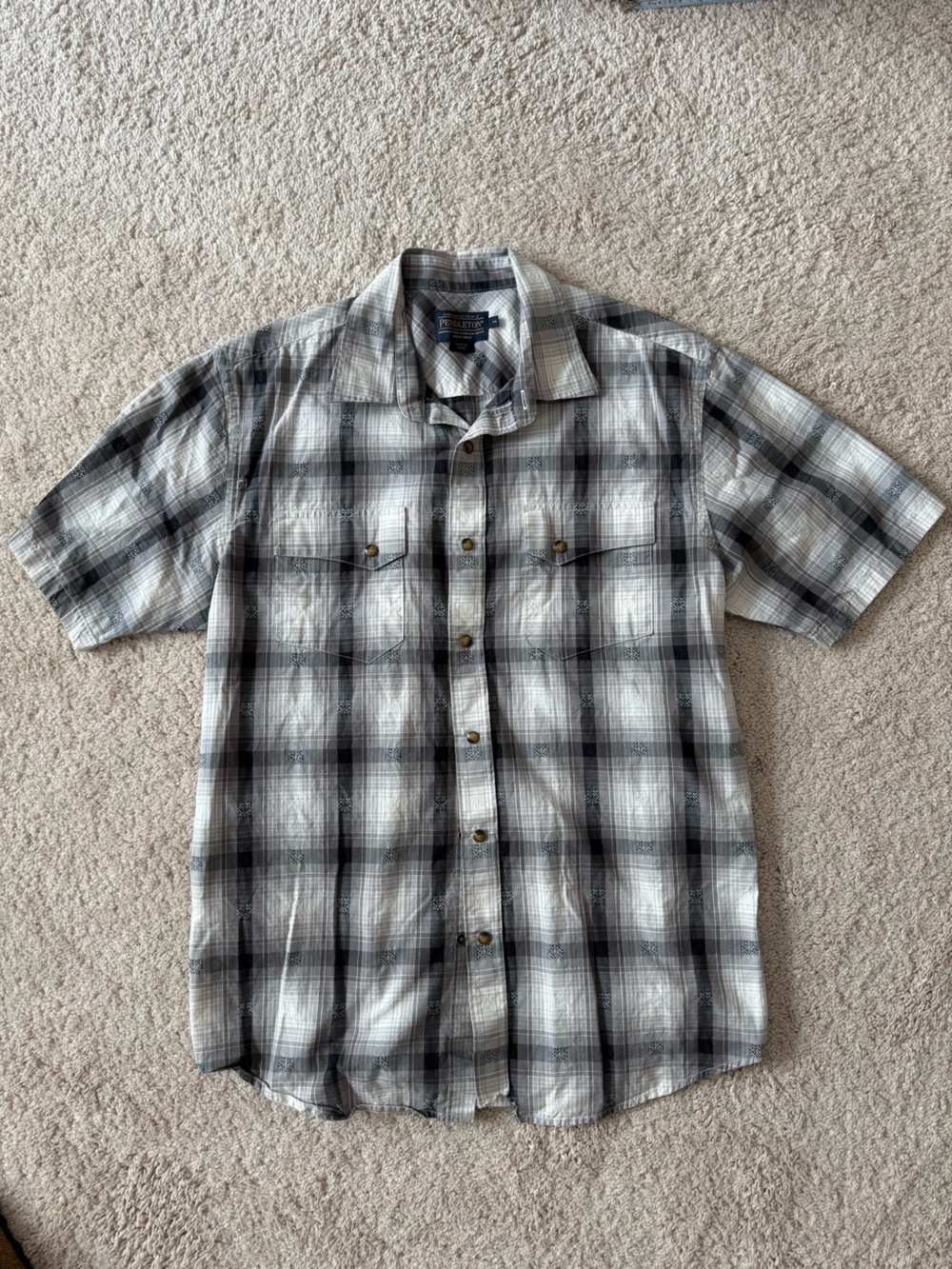 Pendleton Frontier Short-Sleeve Plaid pearl snap shirt sz M